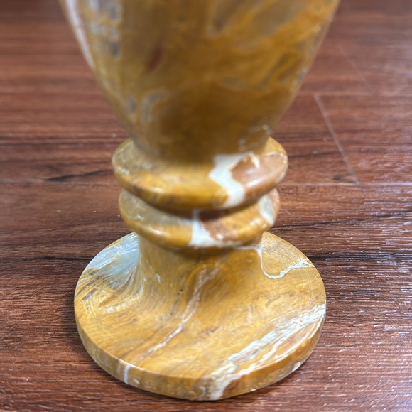 Vintage Carved Marbled
Onyx Stone Flower Vase - Picture 3 of 16